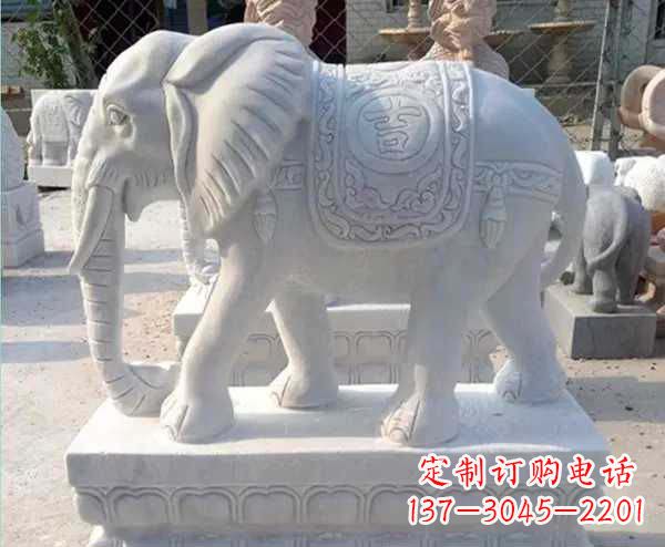 烟台高贵厚重的大象雕塑
