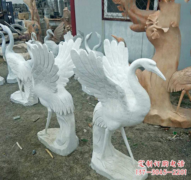 烟台装点家园的仙鹤石雕
