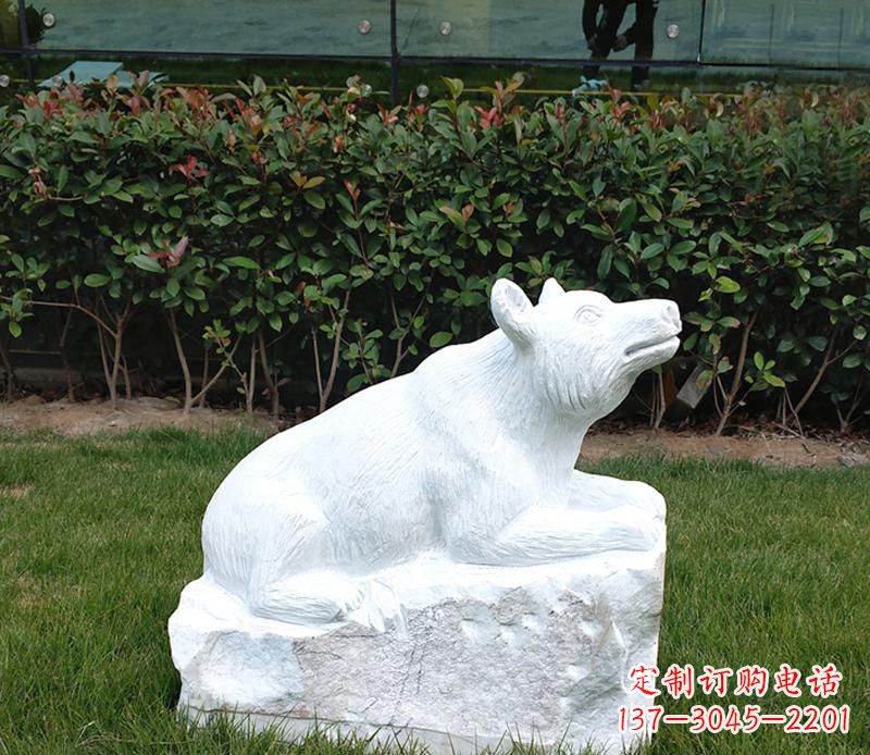 烟台汉白玉小区动物熊