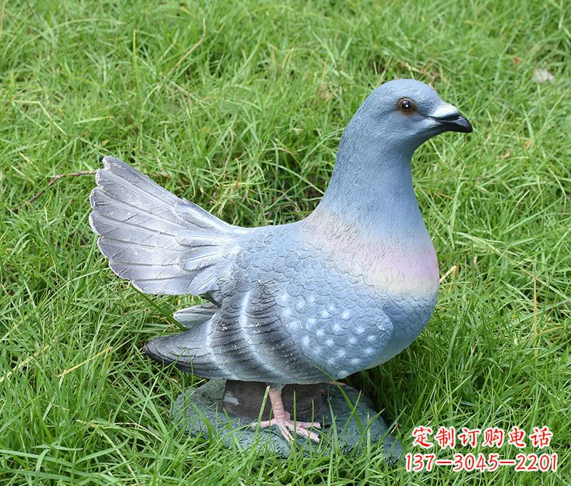 烟台传递和平信息的和平鸽雕塑