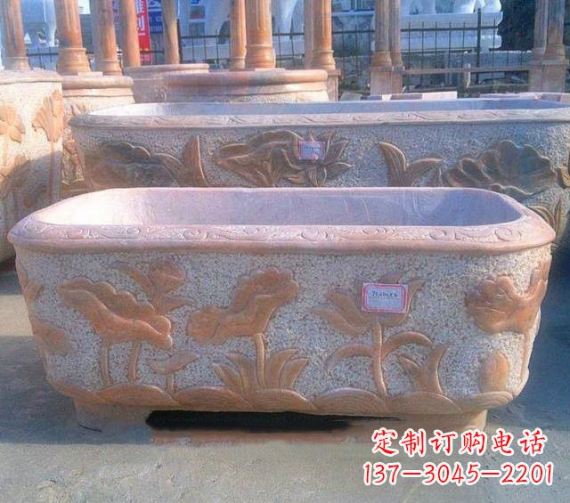 烟台中领雕塑推出的荷花鲤鱼精美雕塑是一件伴随…