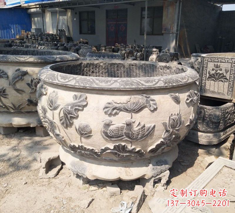 烟台传统艺术、高雅精致,荷花鸳鸯石水缸精美雕塑