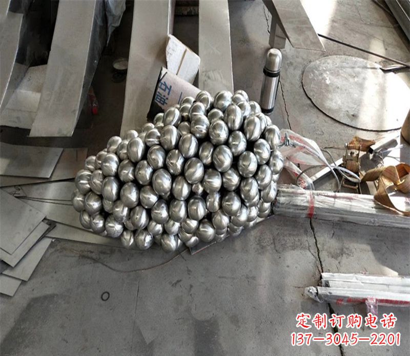 烟台西洋风情摩登不锈钢葡萄雕塑