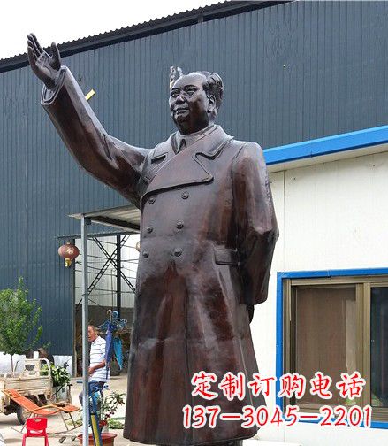 烟台铸造精美的挥手毛主席铜雕像