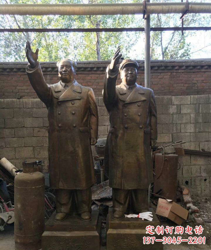 烟台毛主席伟人铜雕——永恒的领袖形象