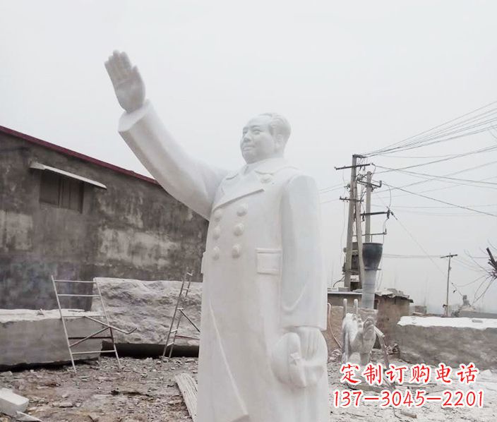 烟台为毛泽东伟人石雕制作一尊永恒的雕塑