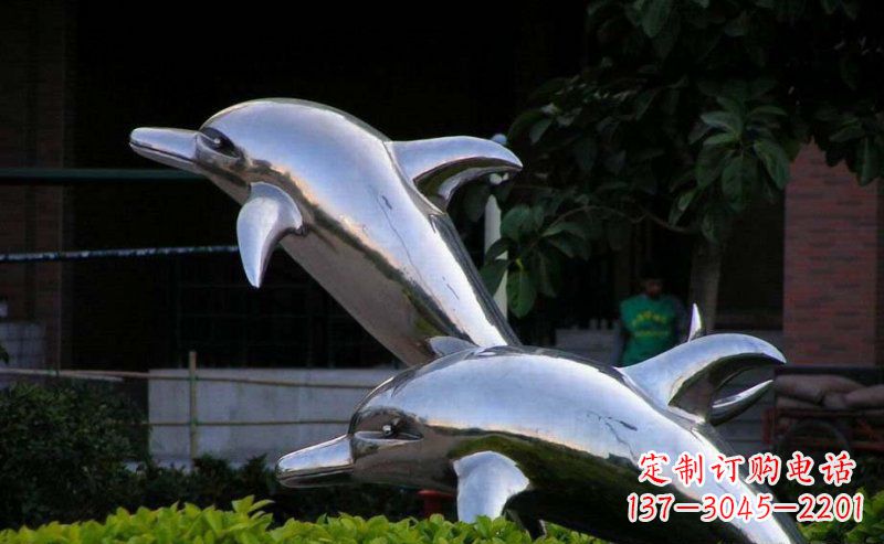 烟台彰显自由灵动的不锈钢跳跃海豚雕塑