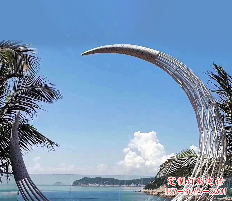 烟台无比耀眼的不锈钢月亮雕塑