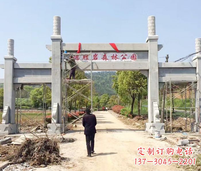 烟台中领雕塑是一家专业的雕塑定制厂家,我们提…