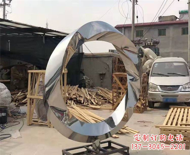 烟台镜面不锈钢几何圆环雕塑,经典永恒之美