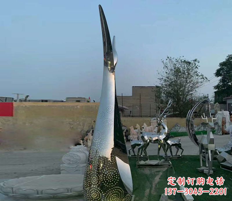 烟台高雅优雅,中领雕塑定制不锈钢抽象天鹅雕塑