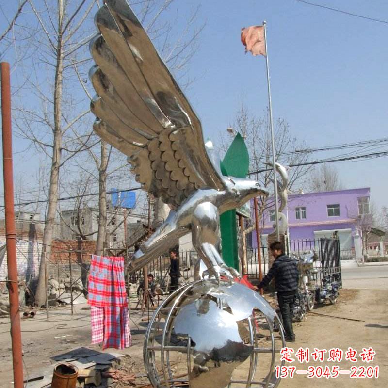 烟台超越传统的老鹰不锈钢雕塑