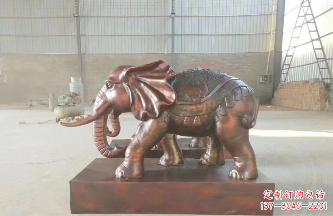 烟台酒店大象雕塑