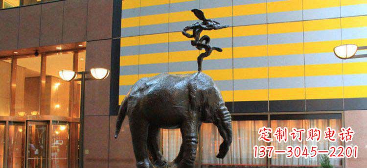 烟台酒店门口抽象大象铜雕