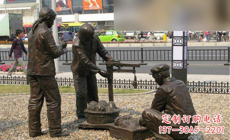 烟台灵动白菜雕塑生动展现可爱表情