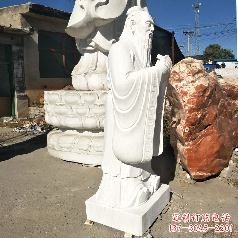 烟台孔子石雕塑