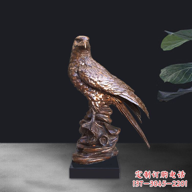烟台精美雕刻的老鹰雕塑摆件