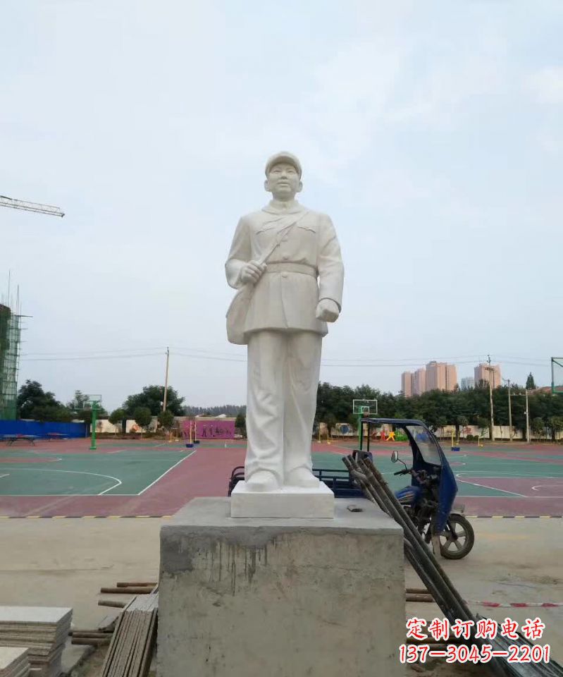烟台精美雷锋石雕,纪念伟大的民族英雄