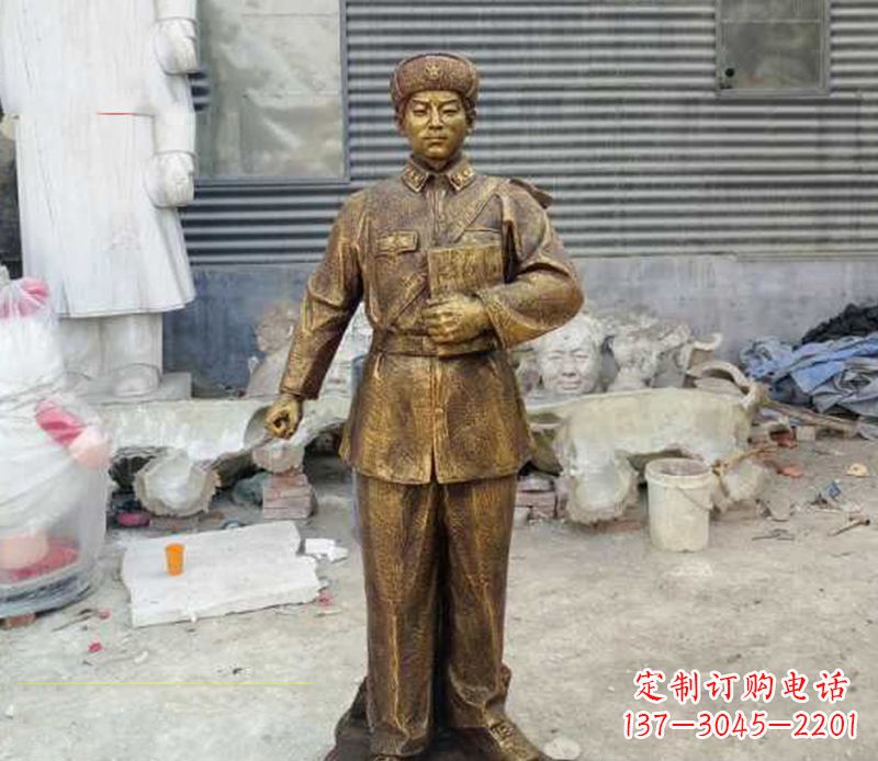 烟台传承爱国精神,让雷锋雕塑永久守护家园