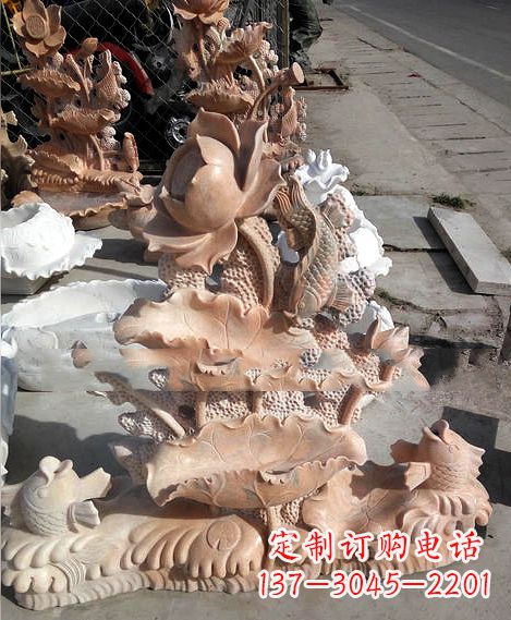 烟台莲花年年有余石雕景观