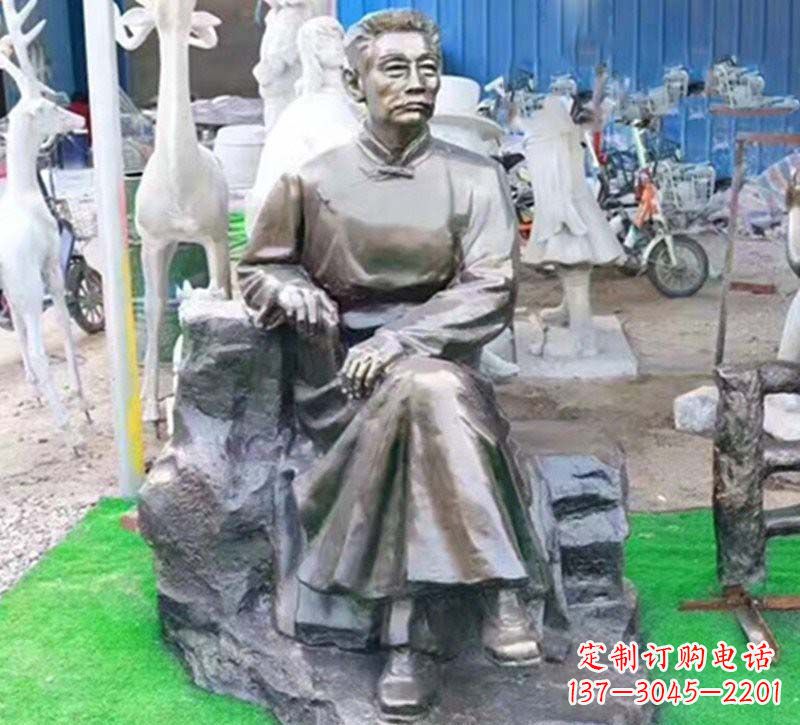 烟台鲁迅铜雕塑