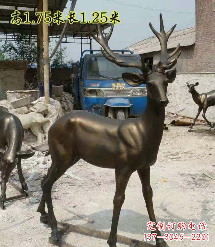 烟台鹿铜雕塑