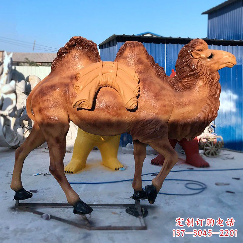 烟台骆驼玻璃钢仿真雕塑
