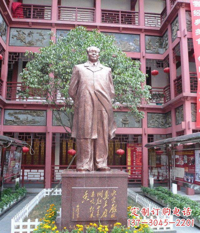 烟台毛泽东伟人铜雕,展示传统文化风采!