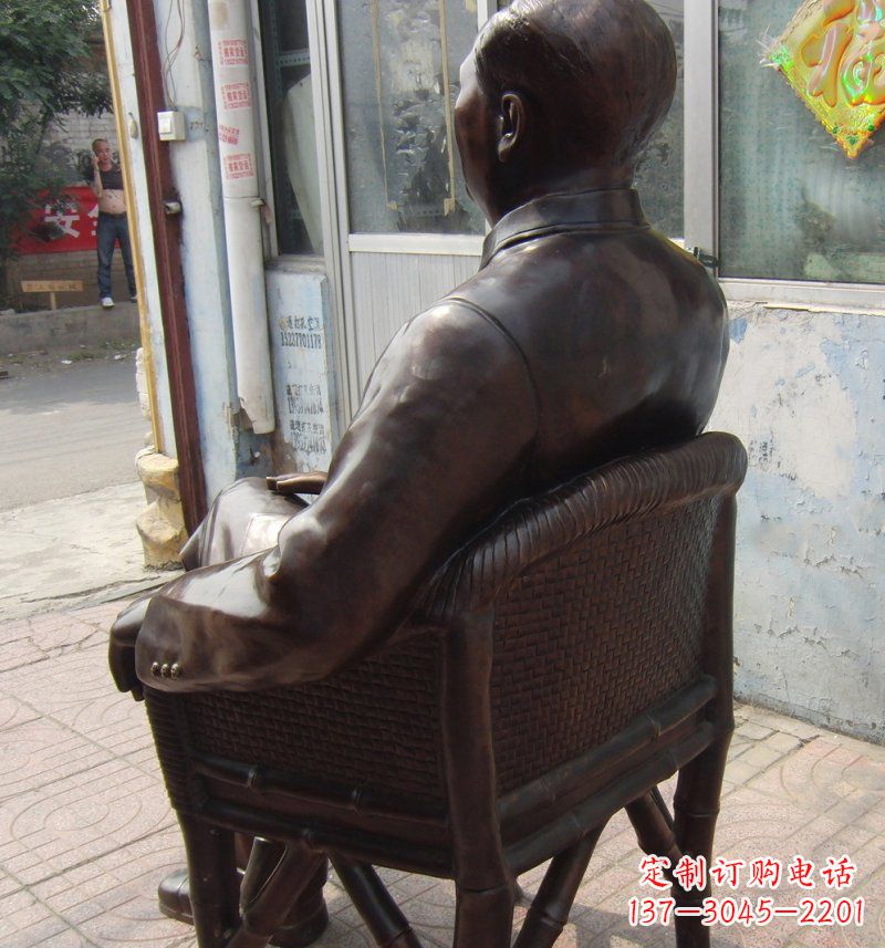 烟台毛主席坐式伟人铜雕