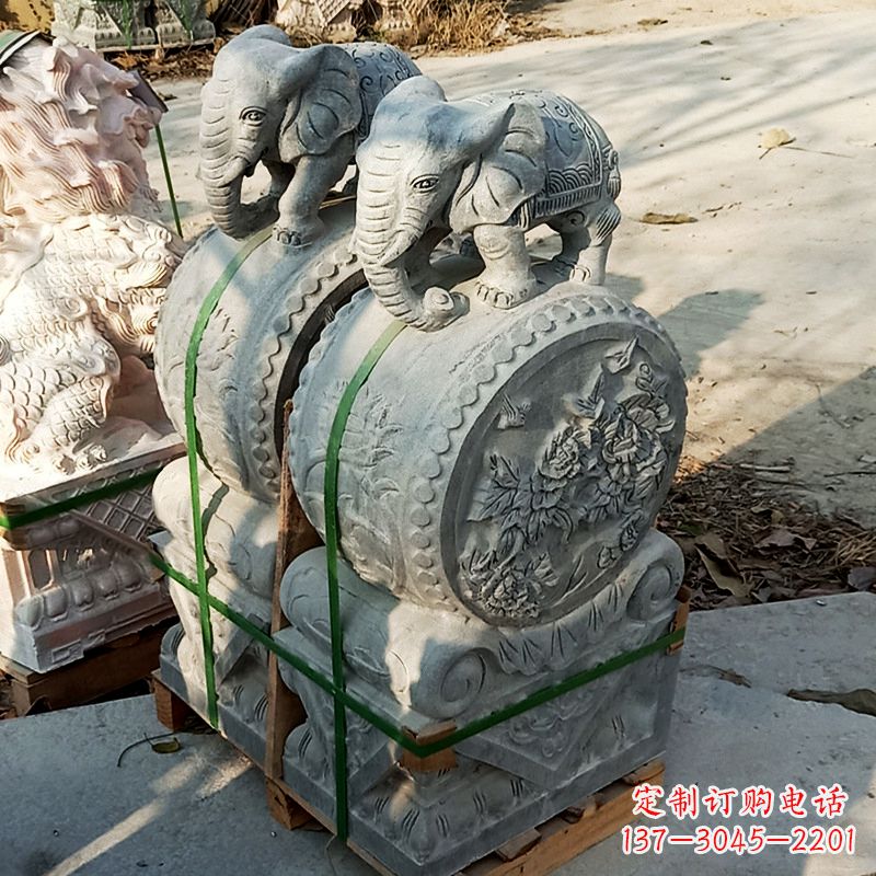 烟台为您的大门增添重量感-中领雕塑石雕貔貅