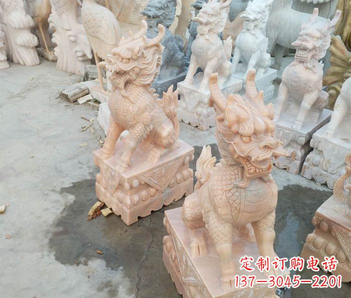 烟台华丽夺目,雕琢精美的麒麟石雕