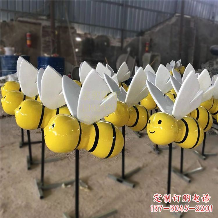 烟台动感蜜蜂雕塑,营造精致的都市公园