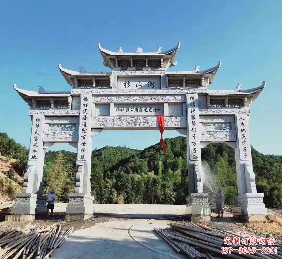 烟台中领雕塑:精美牌坊雕塑