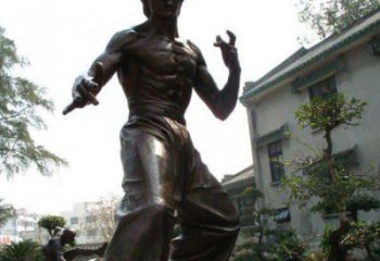 烟台忠实再现李小龙公园名人铜雕