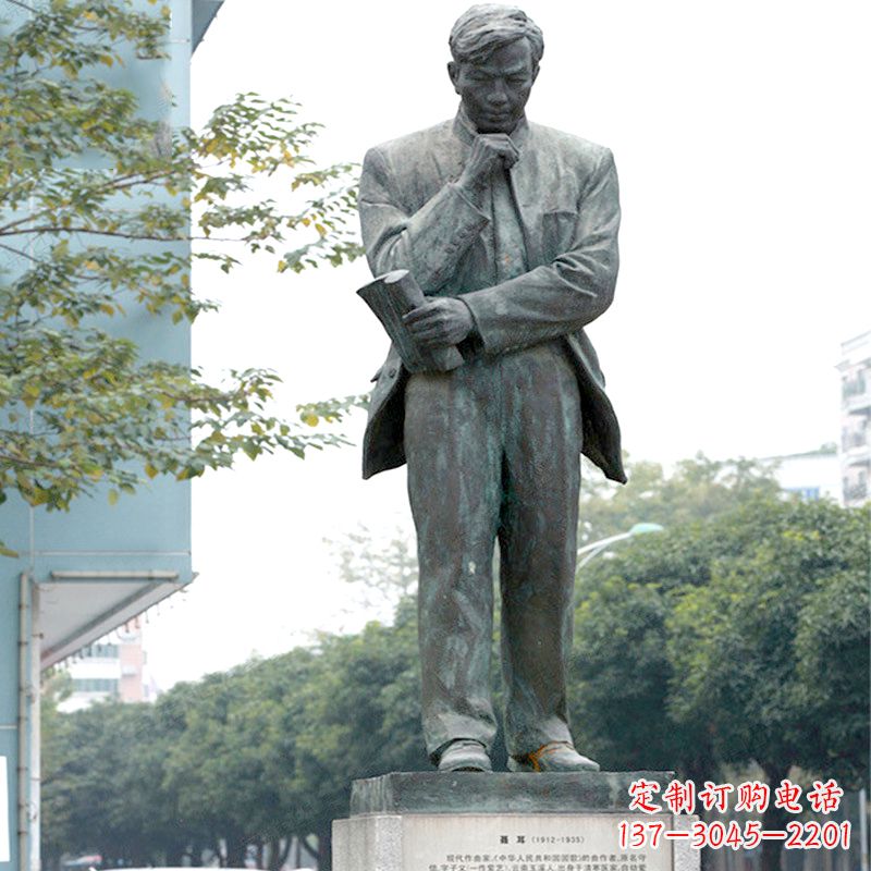 烟台很多历史上著名的人物都有精美的雕塑来表彰…