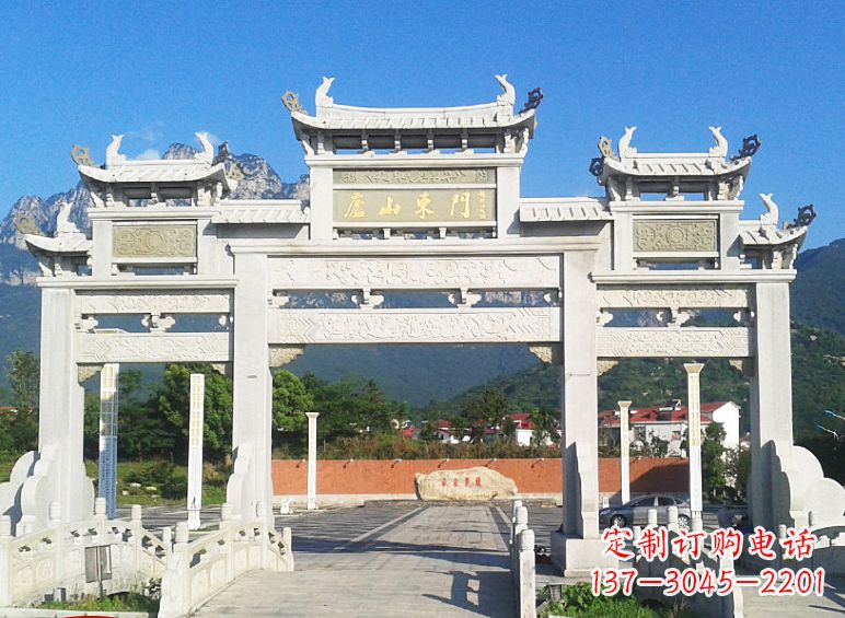 烟台牌坊石雕大象