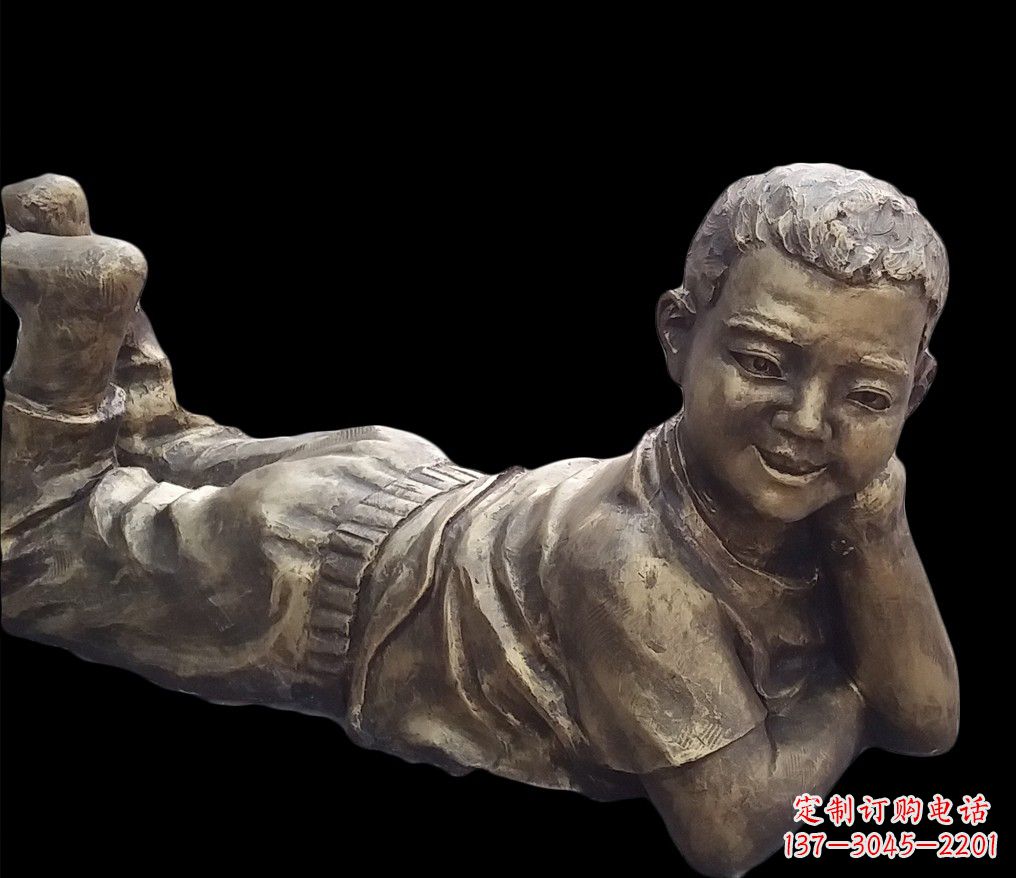 烟台令人惊叹的青春少年雕塑