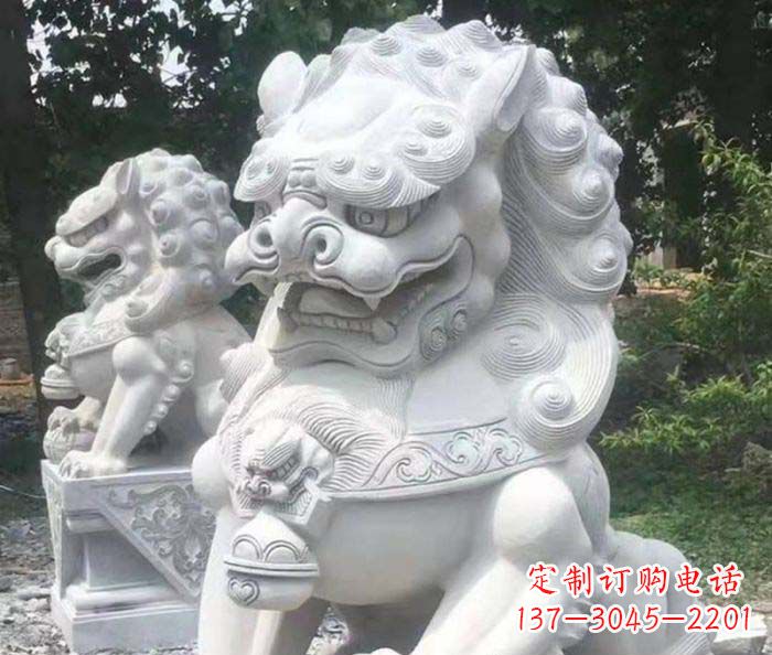 烟台中领雕塑:精致石雕狮子捕捉震撼动人的气势
