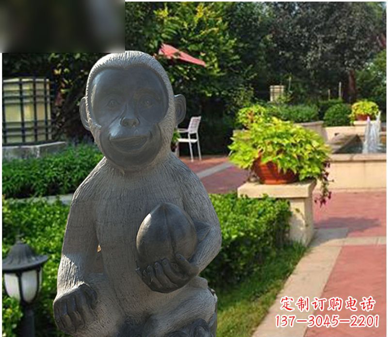 烟台青石猴雕塑:尽显可爱的童趣