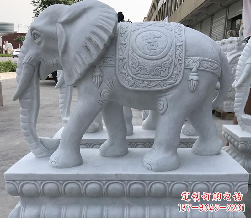 烟台青石纳福动物大象雕塑,完美缔造家庭装饰风景