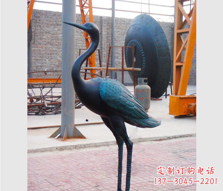 烟台青铜仙鹤雕塑:展现古典和谐之美