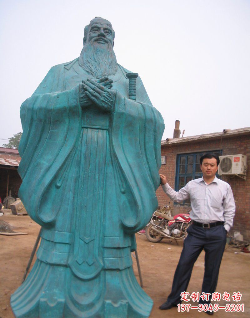 烟台来自中国历史的经典孔子雕塑