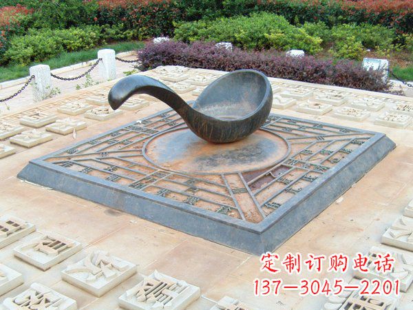 烟台青铜司南指南针:体现传统文化的精致雕塑