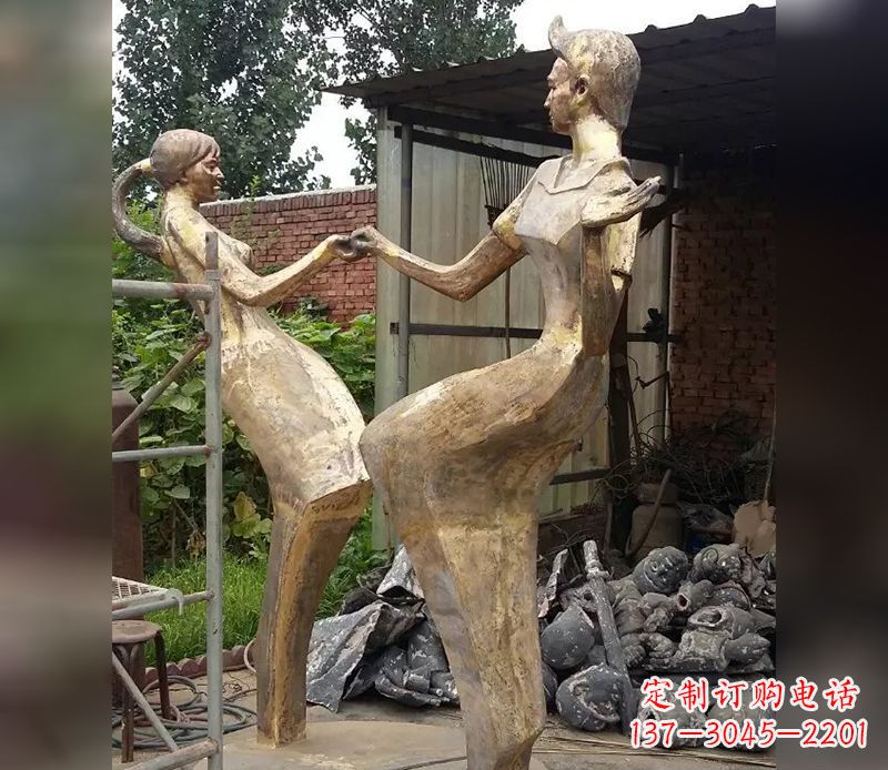 烟台专属情侣,情深伴随铜雕精美绝伦