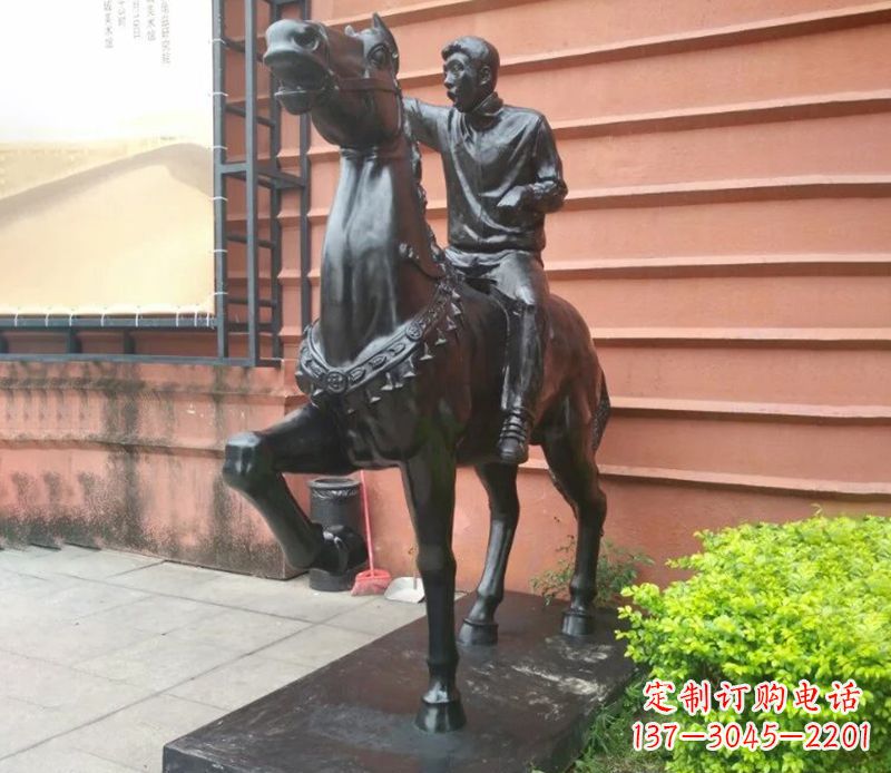 烟台独一无二的骑马雕塑