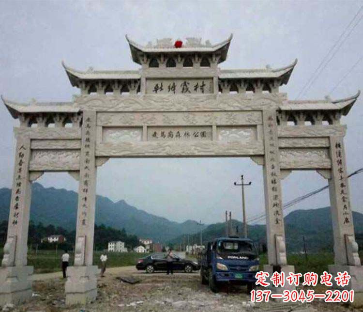 烟台三门牌坊石雕：细节讲究处处把精雕细琢