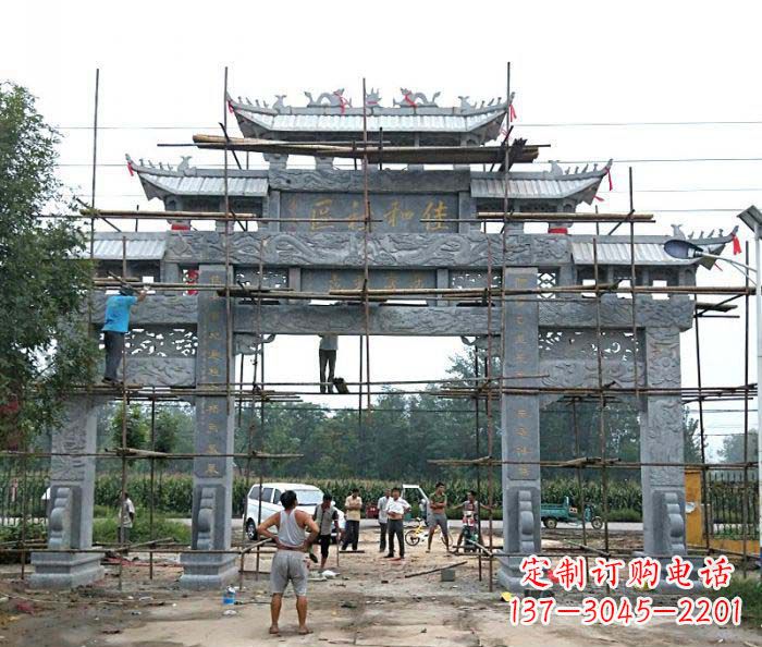 烟台三门牌坊石雕-传统工艺制作出行业领先的雕塑