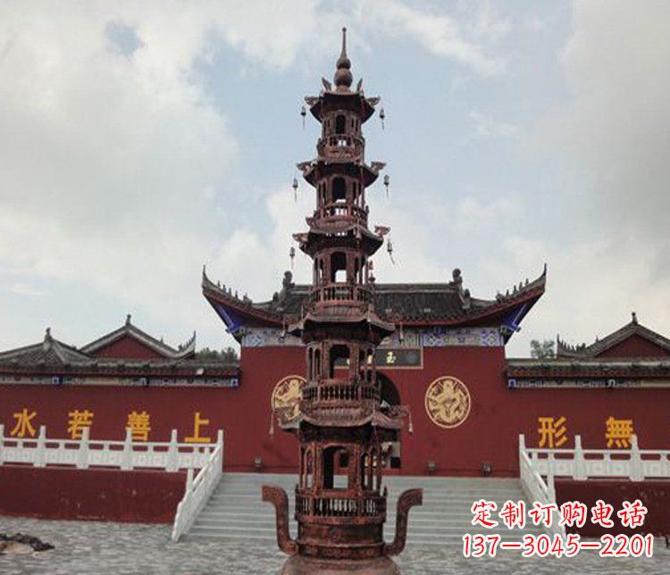 烟台三足铜香炉雕塑,精美绝伦