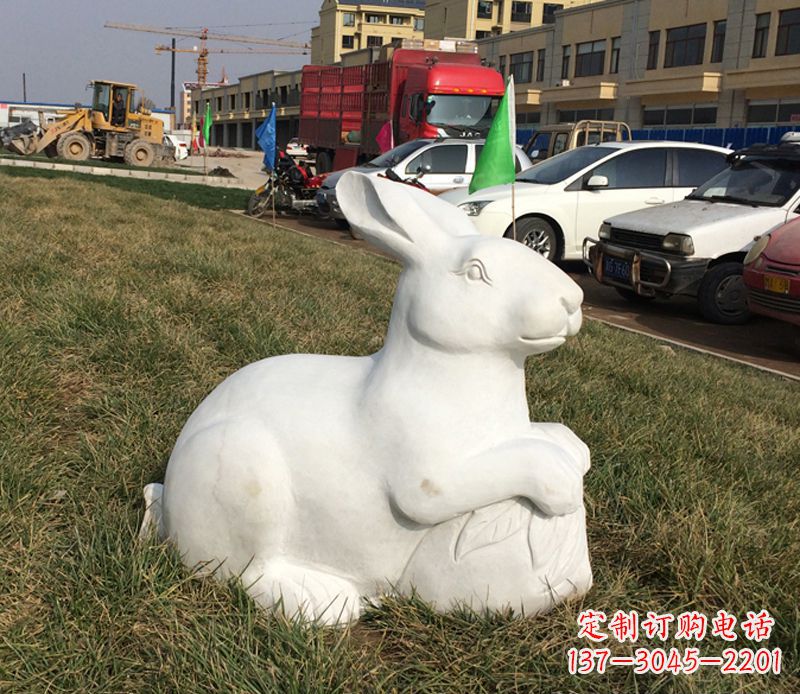 烟台精美兔子石雕精品,点缀家居美景