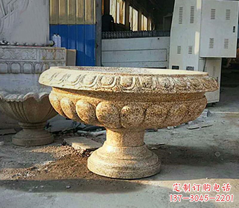 烟台领雕塑的石雕花盆雕塑是由一流的雕塑艺术家…